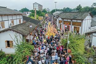 利物浦战平曼城，枪迷狂喜：猜猜谁在榜首？幸福直奔阿森纳